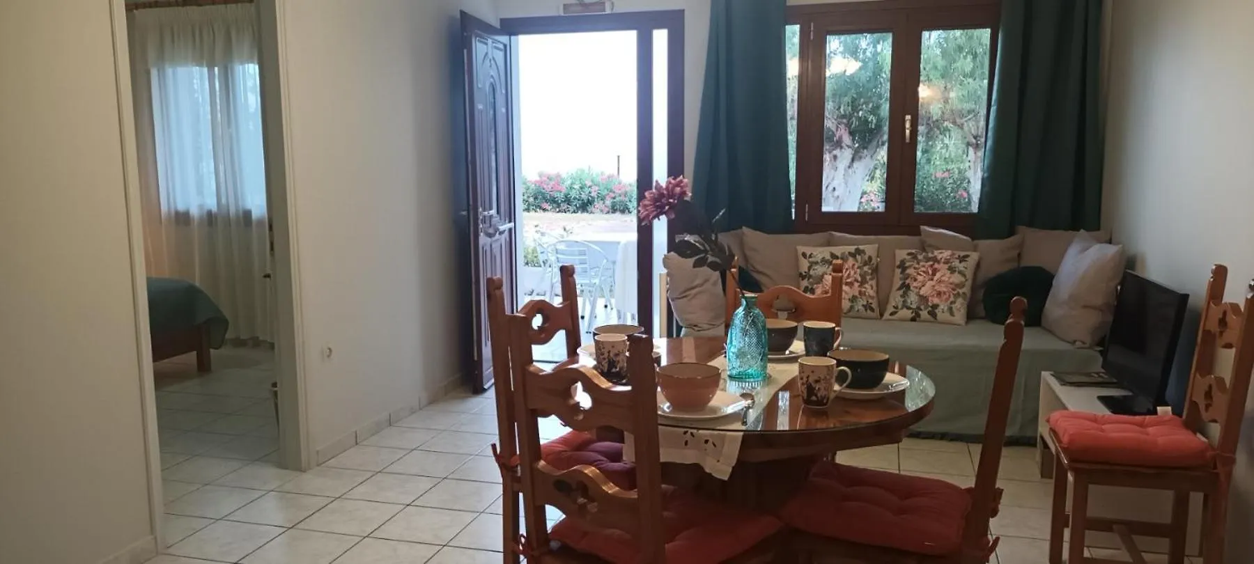 Nerissa Bungalows No 5 Spartia  Holiday home